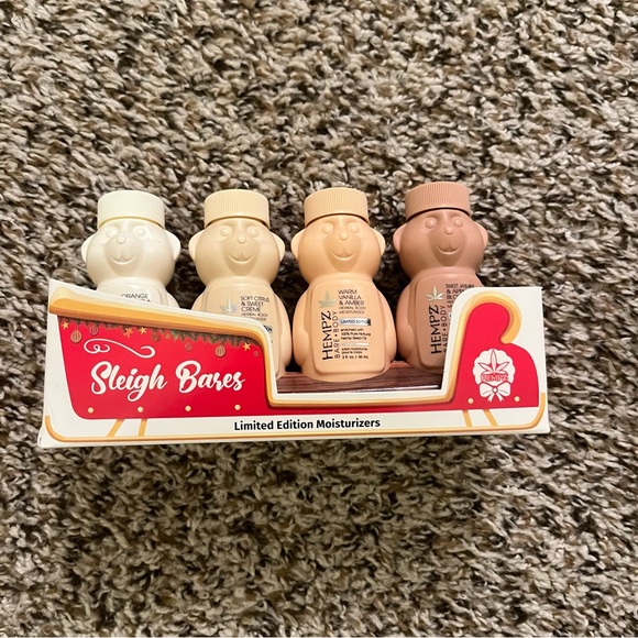 Hempz Bath & Body New Hempz Sleigh Bears Kit Moisturizers Limited